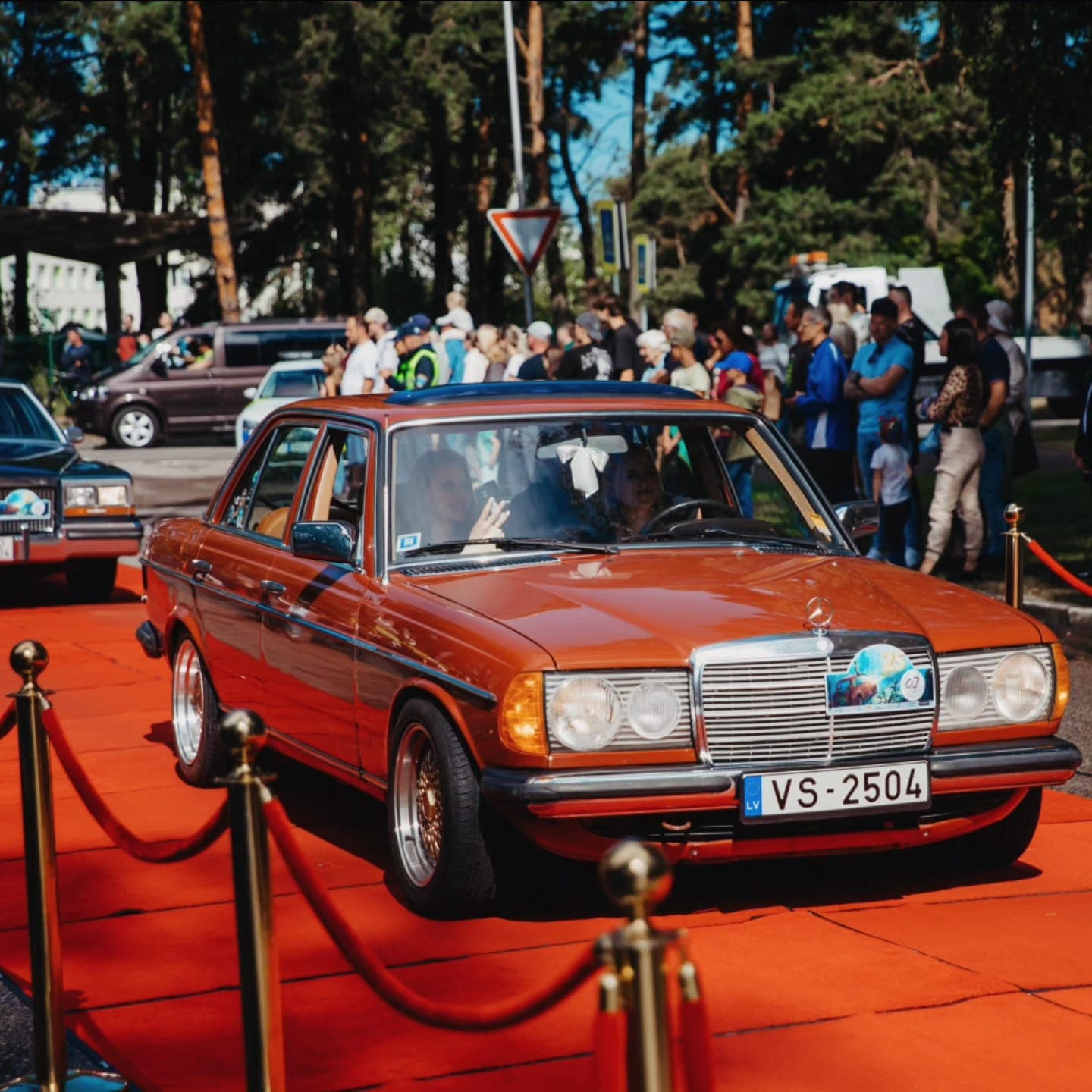 Mercedes W123 1983